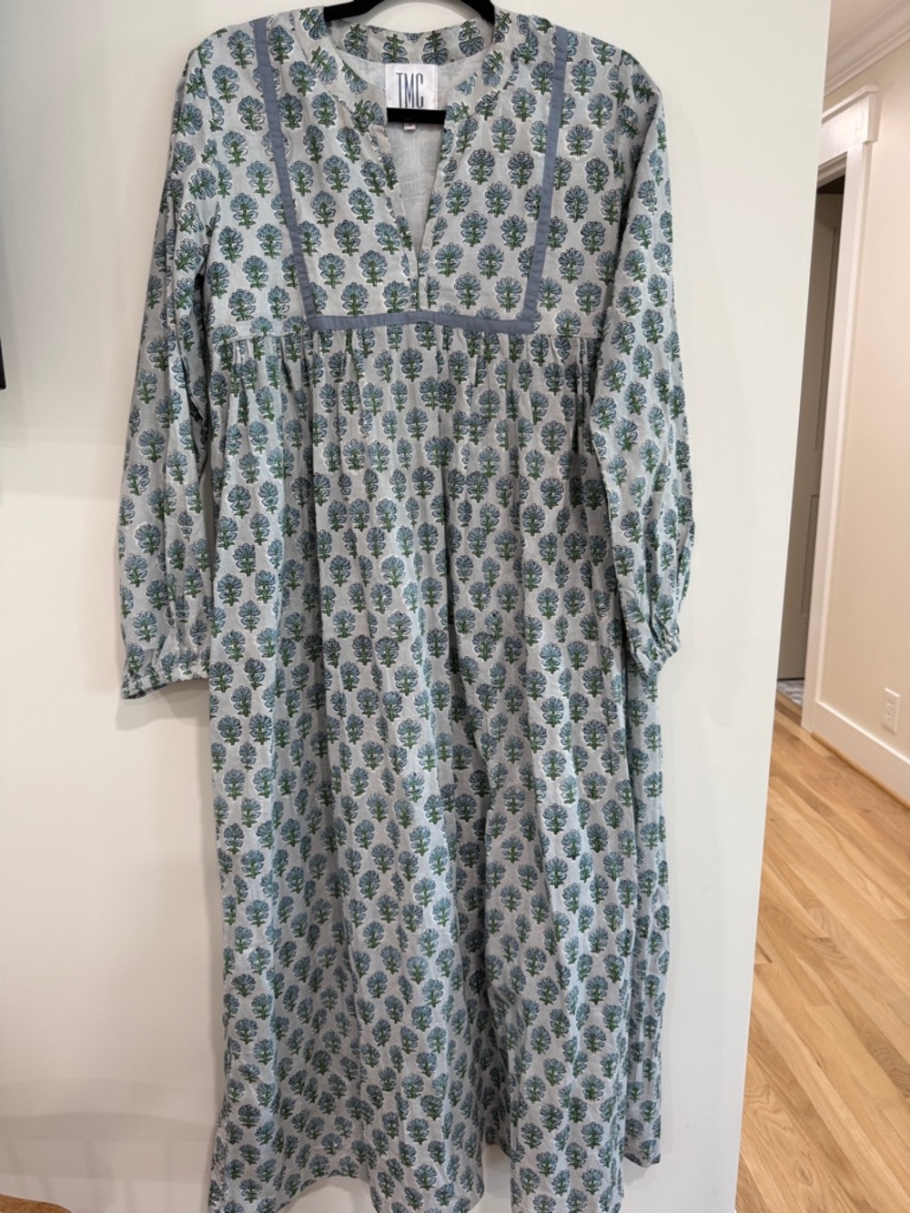 Green Floral Long-Sleeve Midi Dress
